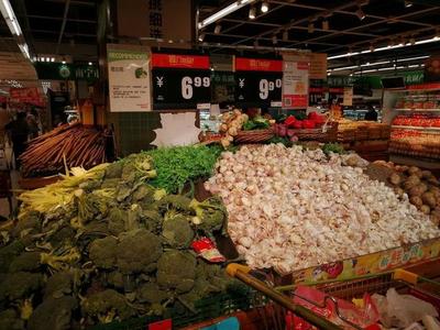 兴高采烈进南宁农副产品平价专营区，一看价格让人哭笑不得